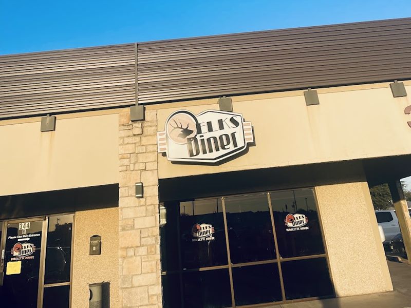 Elk's Diner exterior